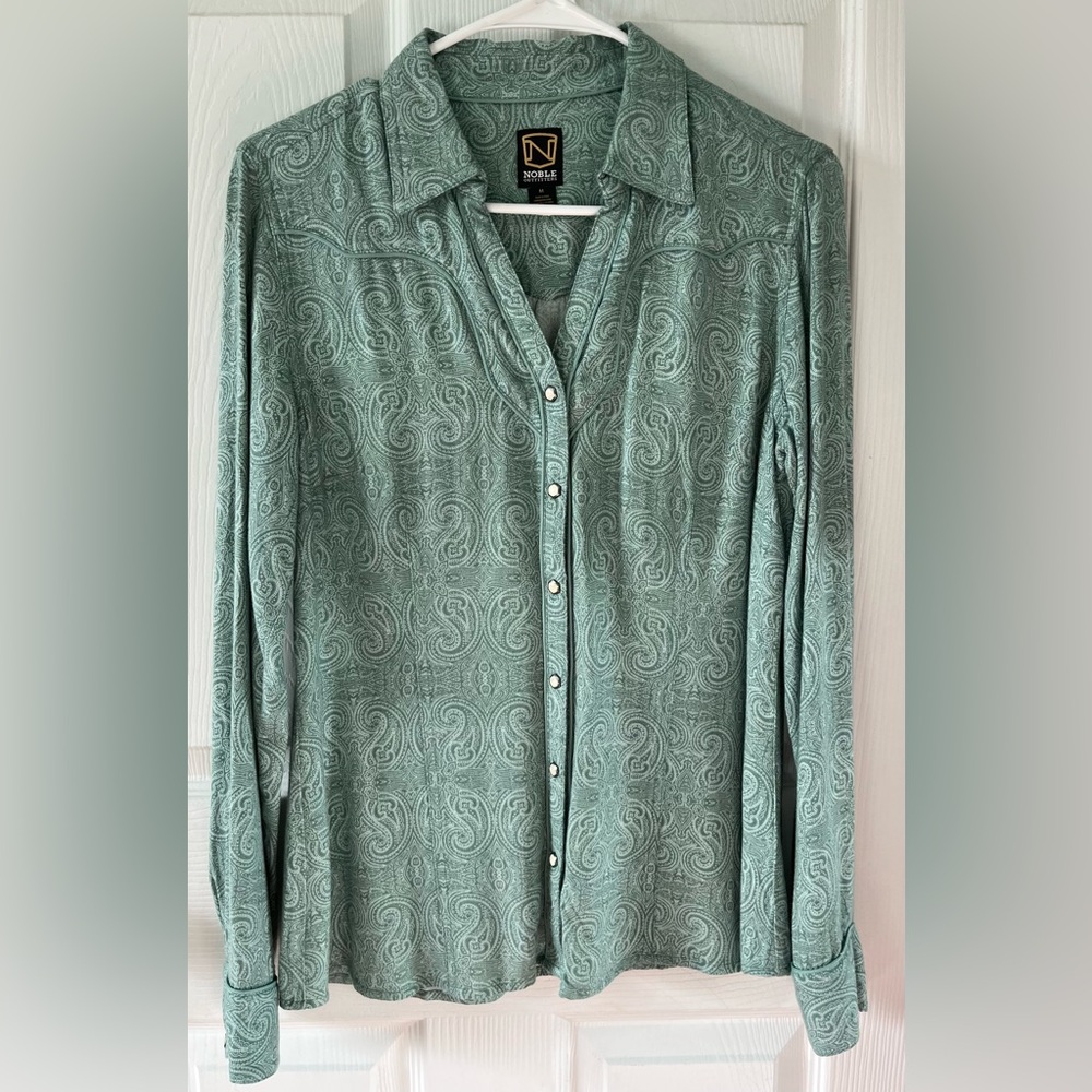 Noble Outfitters western blouse. Seafoam green. Sz Medium